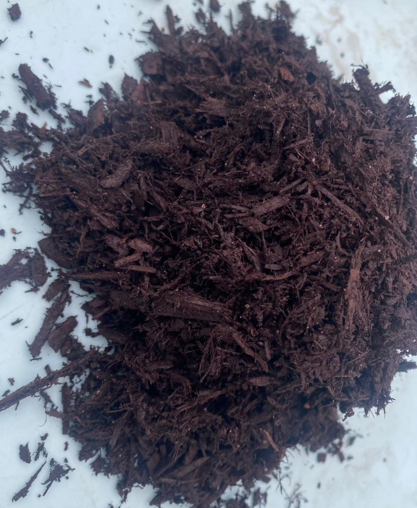 Natural Dark Brown Dyed Mulch Mendez Landscaping